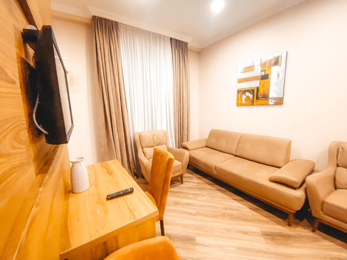 Sunset Tbilisi Luxury Aparthotel Екстер'єр фото